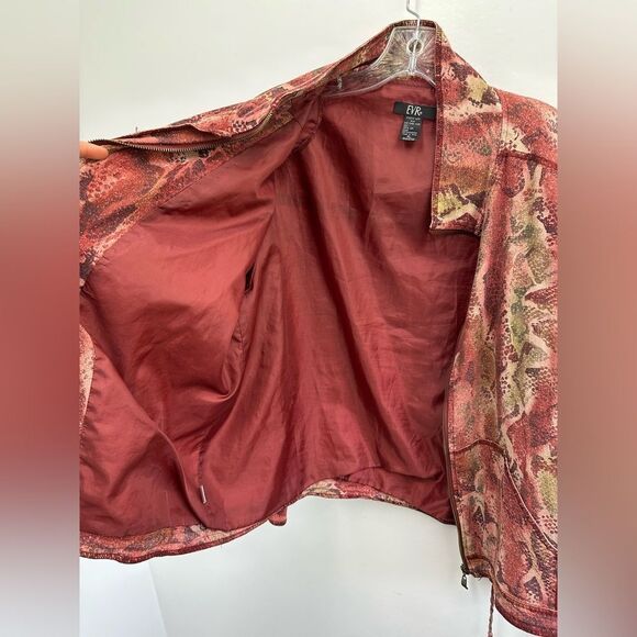 Vintage 80’s Red 100% Silk Reptile Print Windbreaker Jacket Size XL - Picture 9 of 11